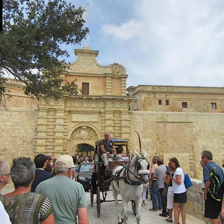 Palazzo 16Th Century Mdina, Opposite St Paul'S Cathedral By 360 Estates Apartamento Exterior foto