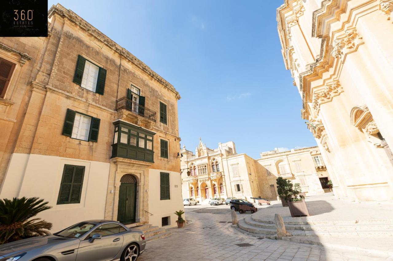 Palazzo 16Th Century Mdina, Opposite St Paul'S Cathedral By 360 Estates Apartamento Exterior foto