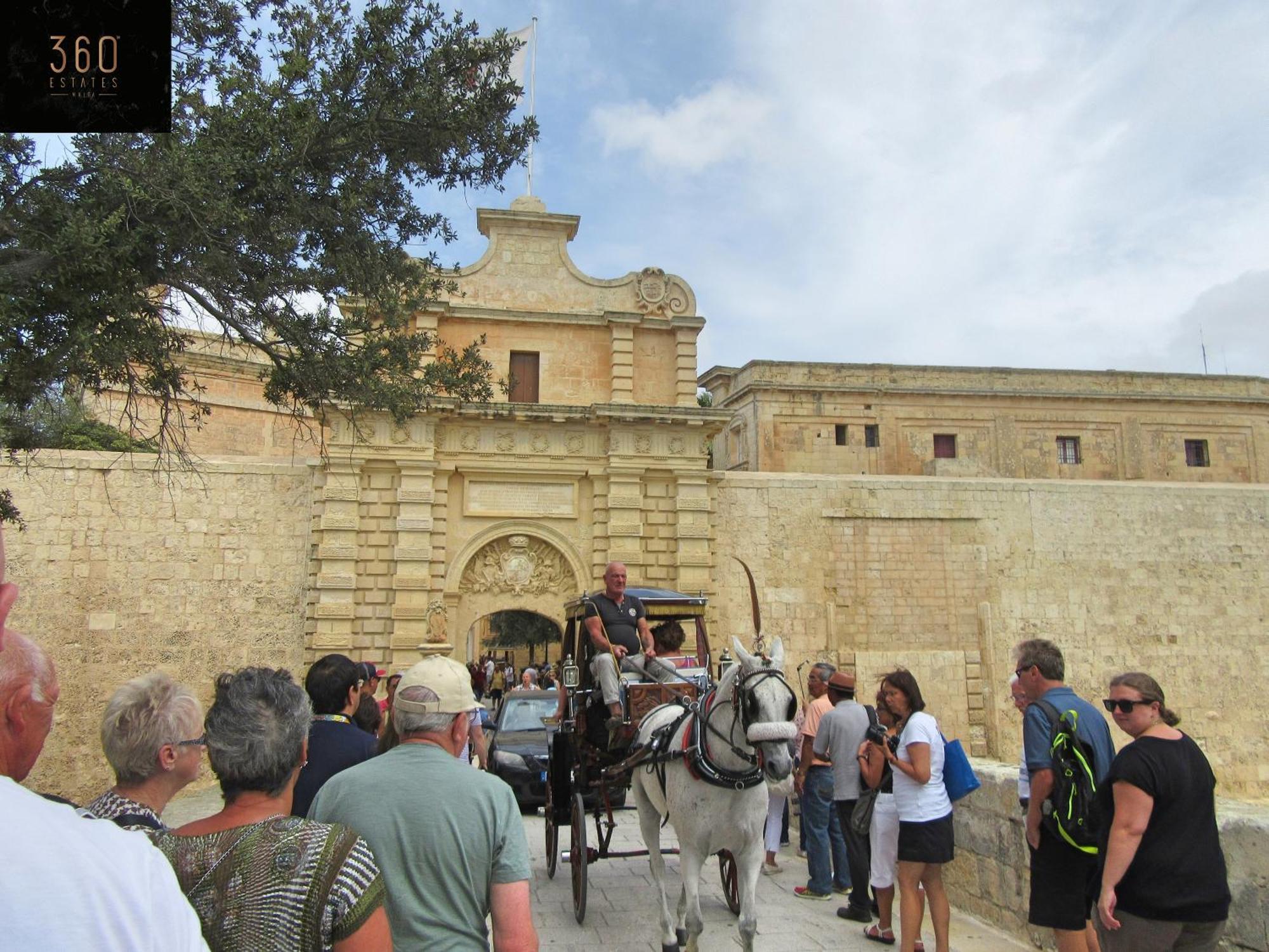 Palazzo 16Th Century Mdina, Opposite St Paul'S Cathedral By 360 Estates Apartamento Exterior foto