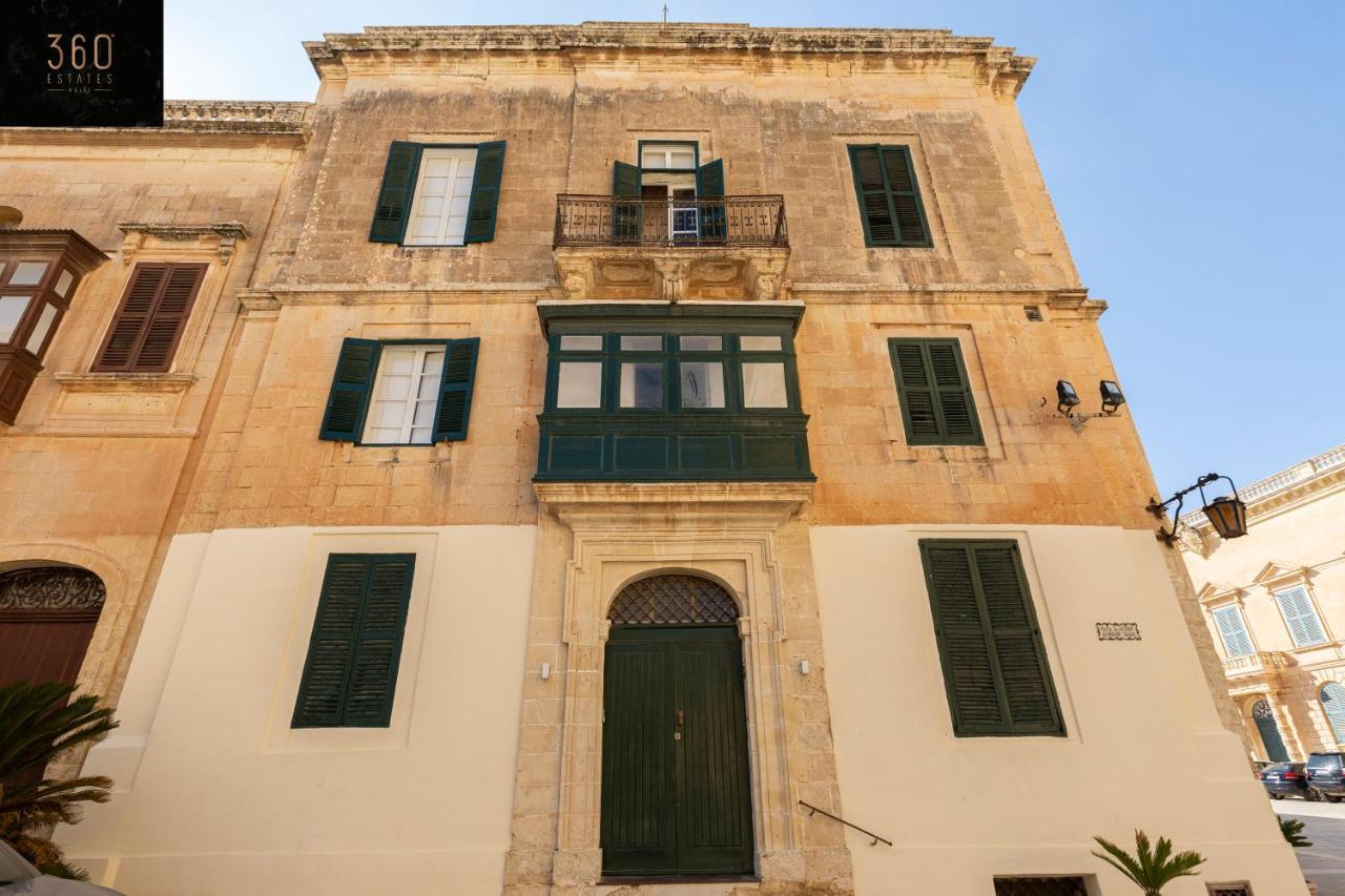 Palazzo 16Th Century Mdina, Opposite St Paul'S Cathedral By 360 Estates Apartamento Exterior foto