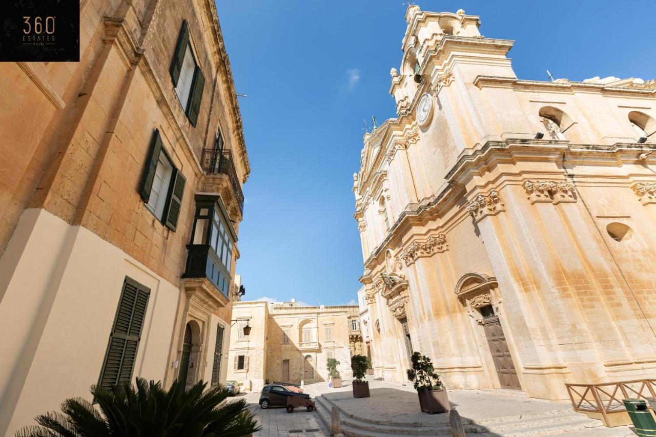 Palazzo 16Th Century Mdina, Opposite St Paul'S Cathedral By 360 Estates Apartamento Exterior foto