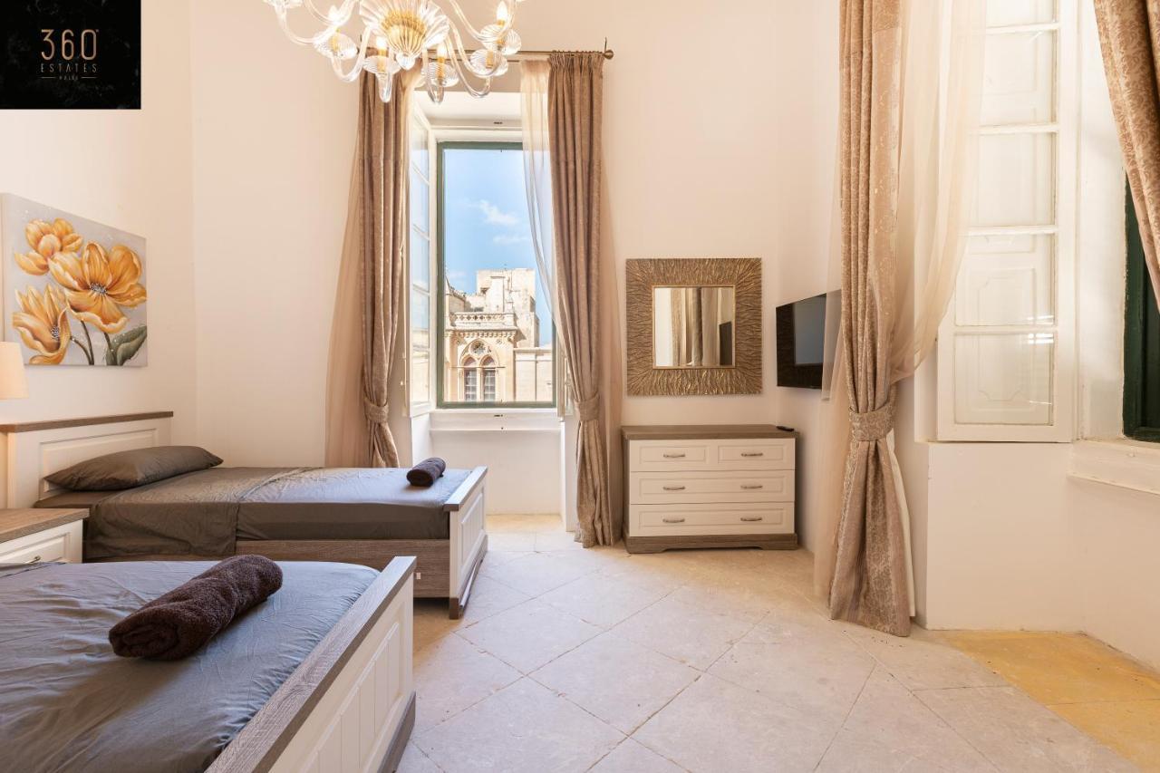 Palazzo 16Th Century Mdina, Opposite St Paul'S Cathedral By 360 Estates Apartamento Exterior foto