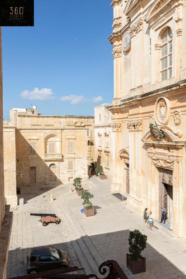 Palazzo 16Th Century Mdina, Opposite St Paul'S Cathedral By 360 Estates Apartamento Exterior foto