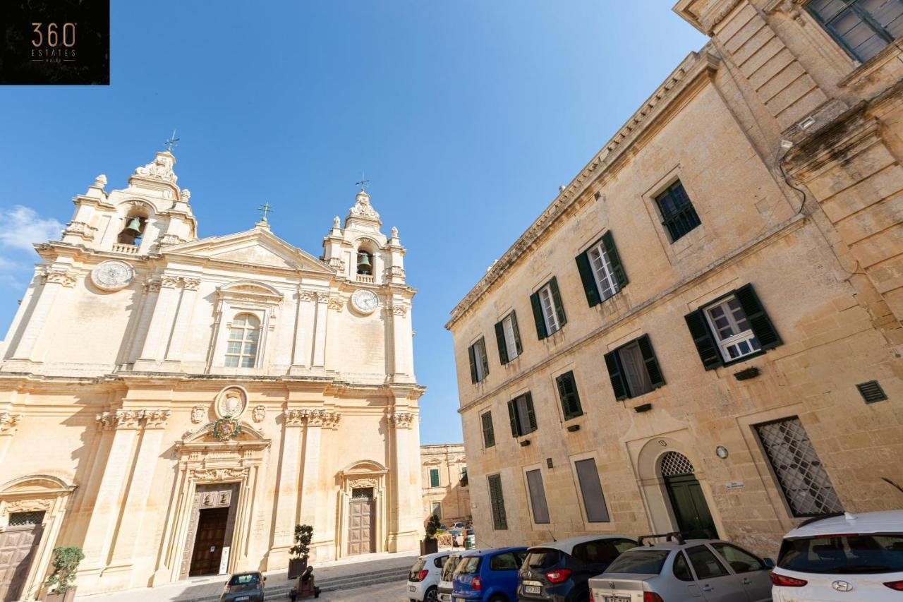 Palazzo 16Th Century Mdina, Opposite St Paul'S Cathedral By 360 Estates Apartamento Exterior foto