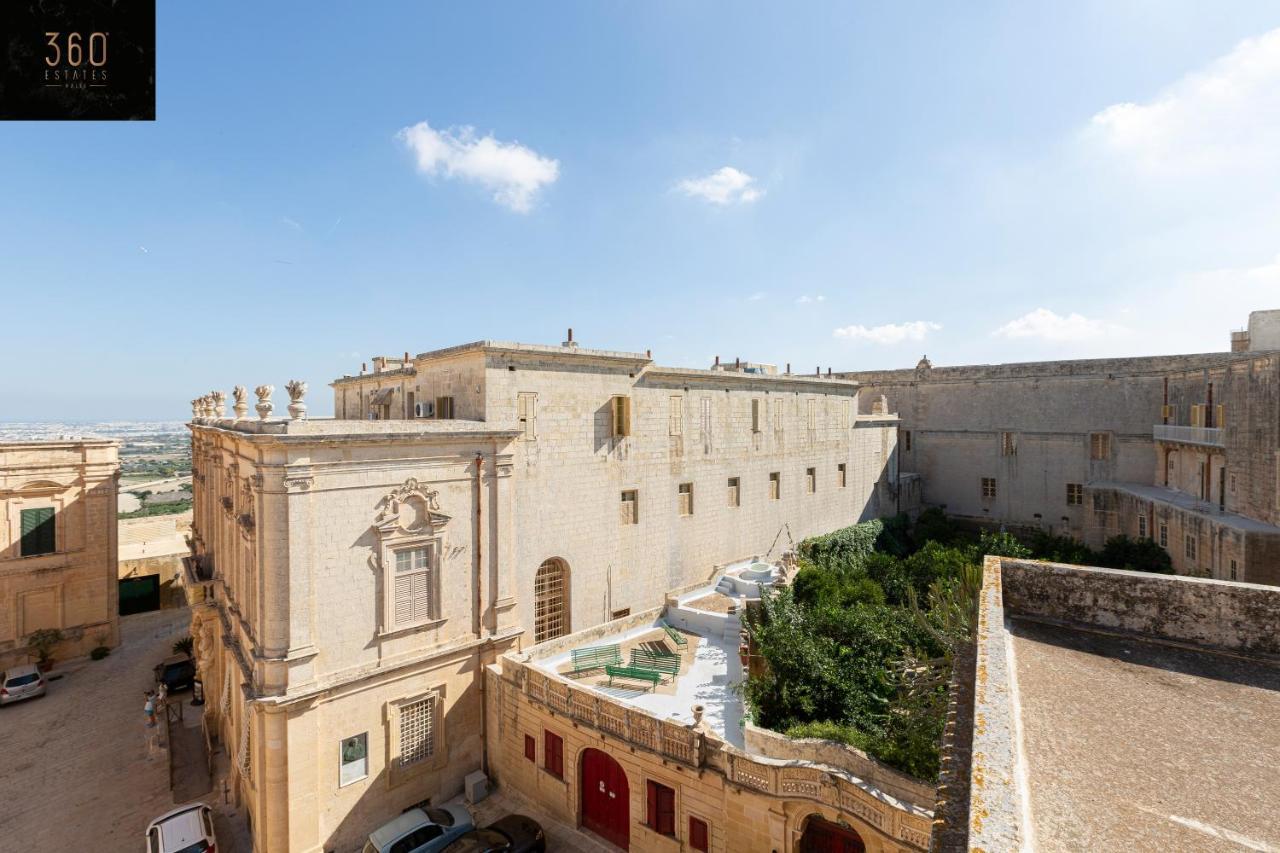 Palazzo 16Th Century Mdina, Opposite St Paul'S Cathedral By 360 Estates Apartamento Exterior foto